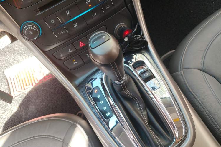 Used Chevrolet Malibu 2014 2.0L Automatic Luxury Edition Gear Lever