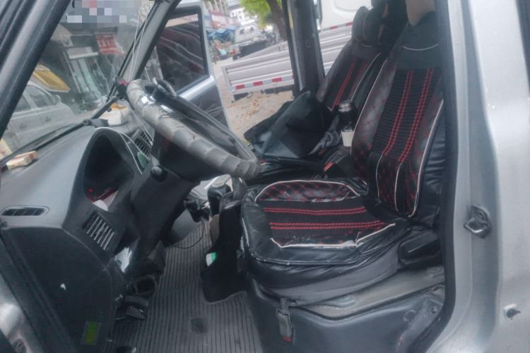 Used Wuling Rongguang 2017 1.5L Extended Basic Version Left Front Seat