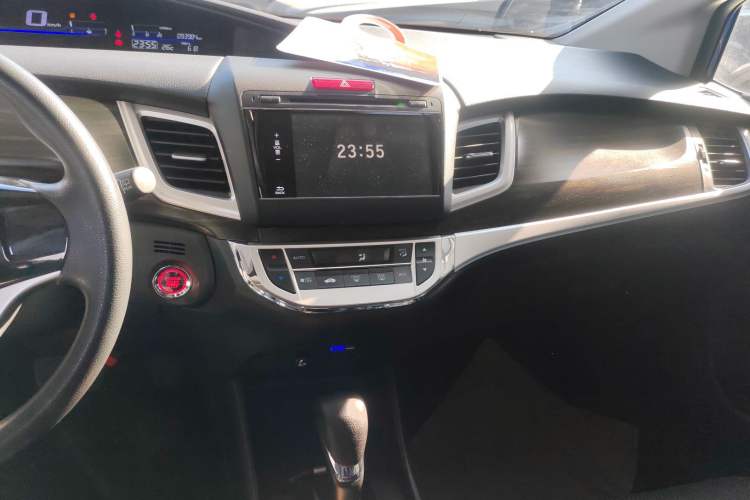 Used Honda Jade 2017 1.8L automatic Comfort version 5 seats
