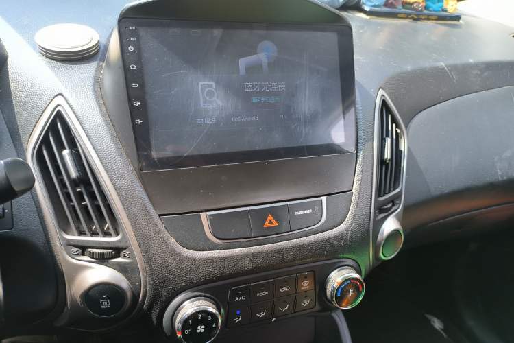 Used Hyundai ix35 2015 2.0L Manual Two-Wheel Drive Comfort Version China IV Standard Audio And AC Panel