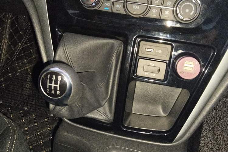 Used JAC Refine M3 2022 PLUS 1.5T 7-Seater Standard Model