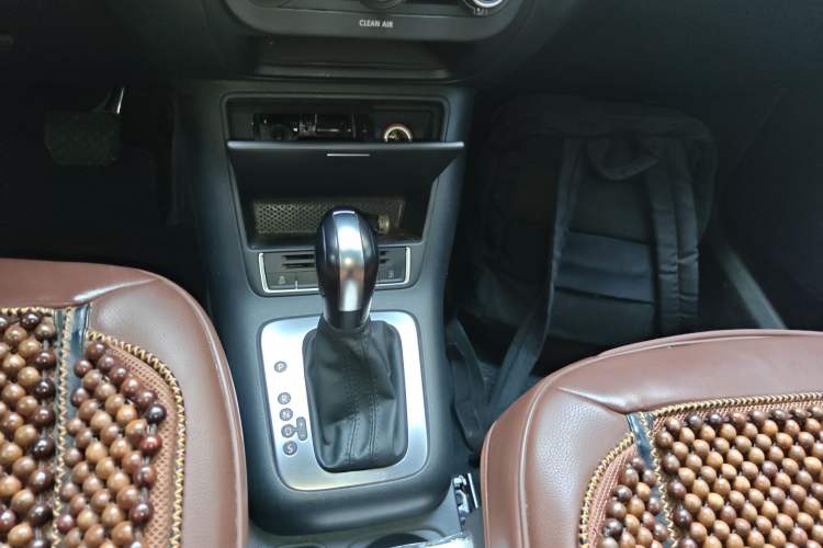 Used Volkswagen Tiguan 2016 300TSI Automatic Two-Wheel Drive Trend Edition Gear Lever