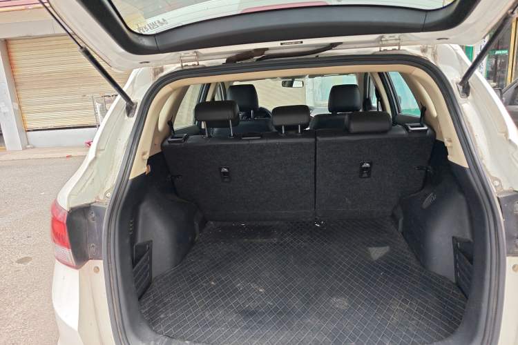 Used Dongfeng Aeolus AX7 2015 2.3L Automatic ZhiZun Version
