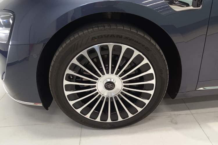 Used Hima Stelato S9 2026 Model Range-Extended Max Rear-Wheel Drive 53 kWh Left Front Wheel Hub