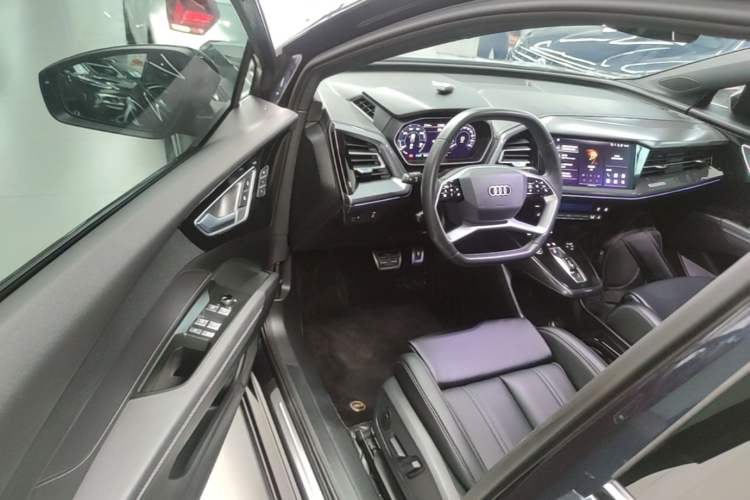 Used Audi Q4 e-tron 2024 50 e-tron quattro Creation Edition Midnight
