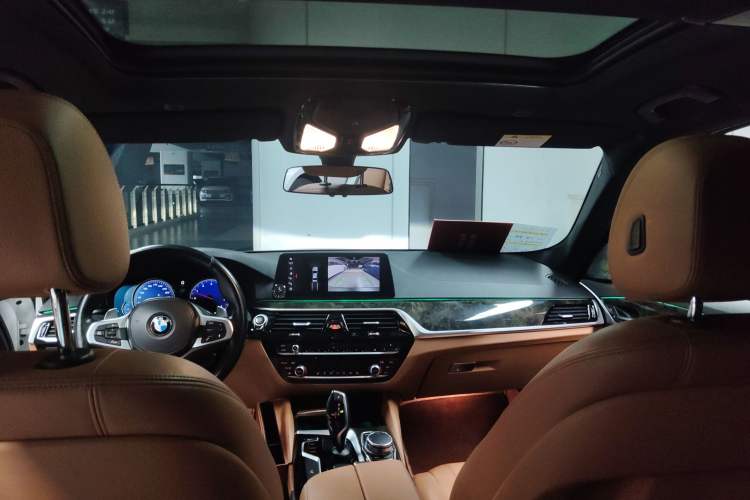 Used BMW 5 Series 2018 530Li Leading Model M Sport Package