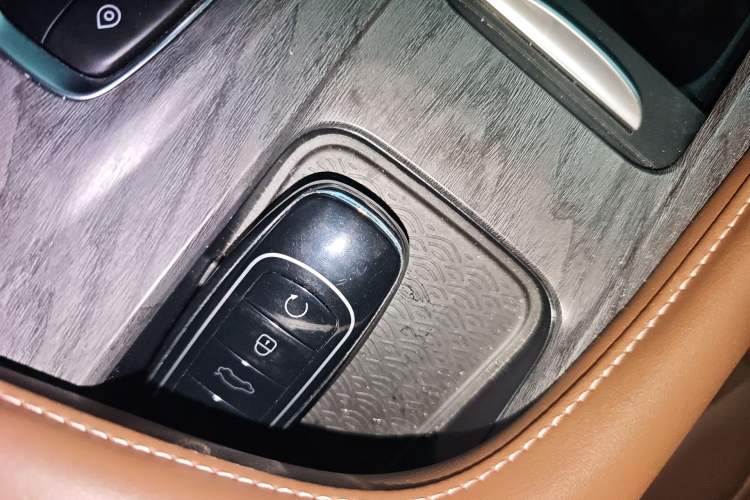 Used Chery Arrizo 8 2024 High-Performance Edition 2.0T DCT Powerfully Tuned Vehicle Key