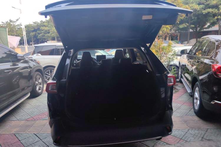 Used Toyota Wildlander 2022 2.0L CVT Two-Wheel Drive Luxury PLUS Edition Trunk