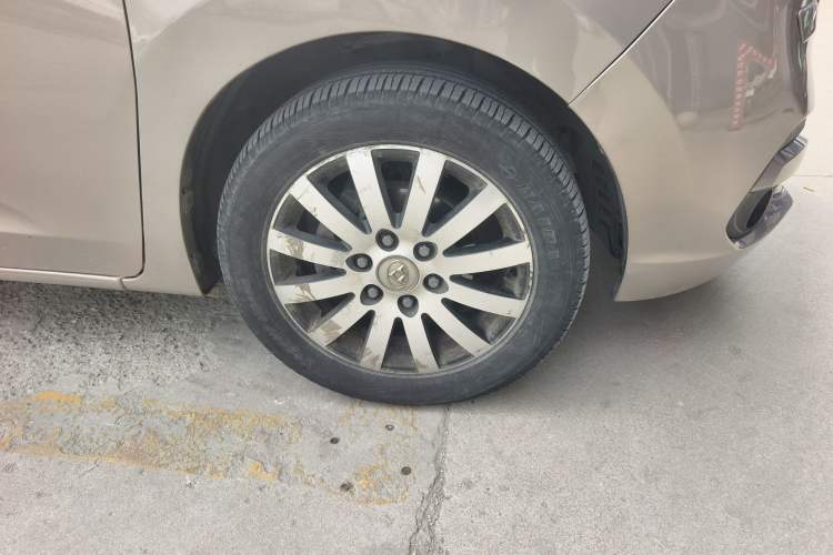 Used SAIC MAXUS G10 2014 2.0T Automatic Luxury Executive Edition