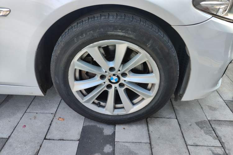 Used BMW 5 Series 2014 520Li Elegant Model
