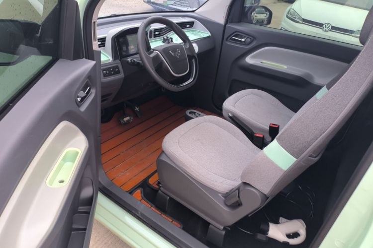 Used Wuling Hongguang MINIEV 2022 Macaron Premium Model – Lithium Iron Phosphate Driver Seat