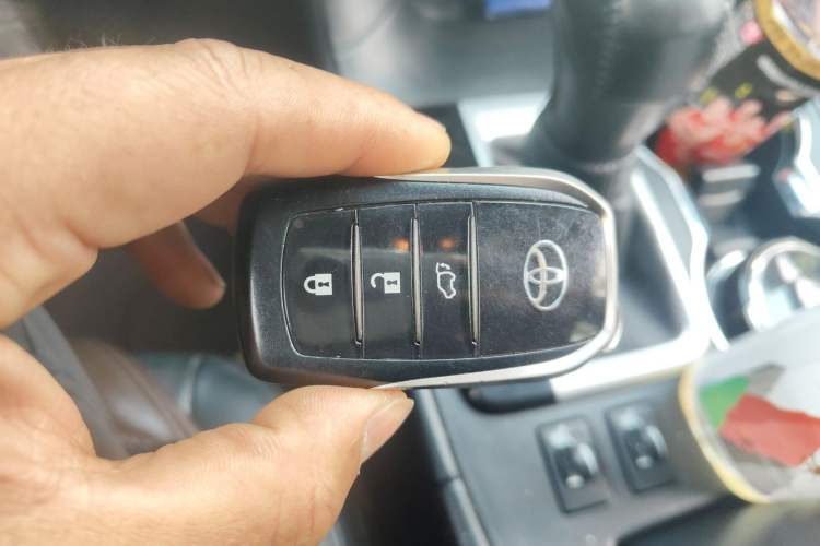 Used Toyota Highlander 2021 2.0T Four-Wheel Drive Prestige Version 7 Seats Vehicle Key