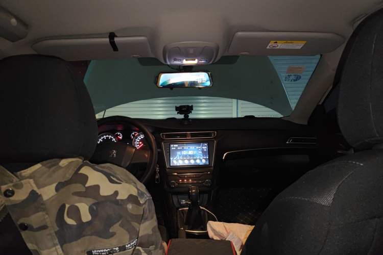 Used Peugeot 408 2014 1.8L Manual Leading Edition Headliner