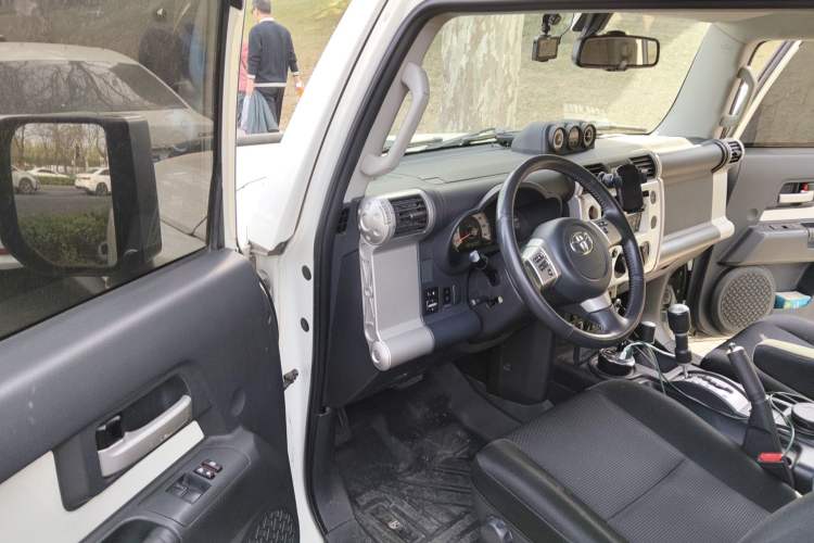 Used Toyota FJ Cruiser  Driver Seat