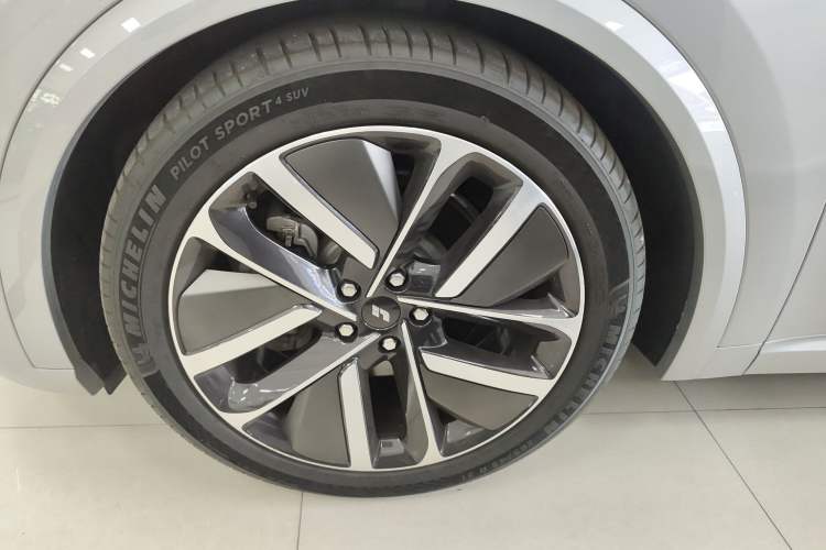 Used Li Auto L8 2023 Pro Model