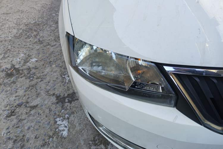 Used Skoda Rapid 2016 1.6L Manual Trend Edition
