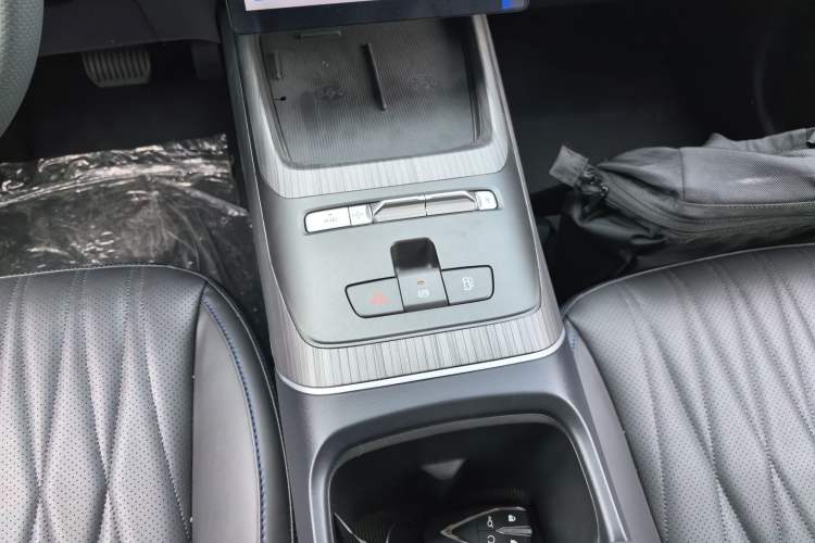 Used Changan Eado PHEV 2025 Smart New Blue Whale 145KM Battleship Edition