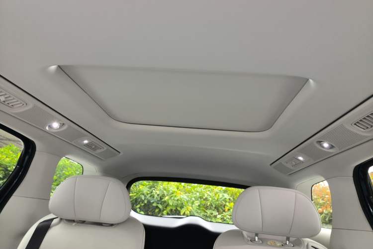 Used VOYAH Dream 2025 PHEV Four-Wheel Drive Excellence Qiankun Edition