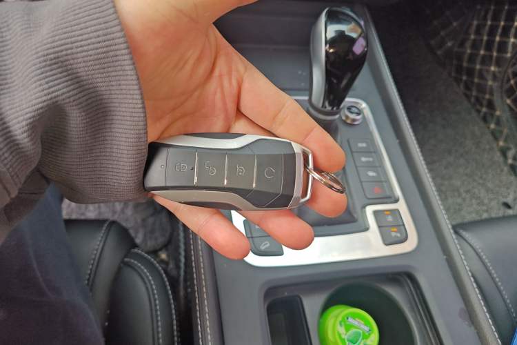 Used BYD Tang 2018 2.0T Automatic SmartConnect Prestige 7-Seater China V Standard
