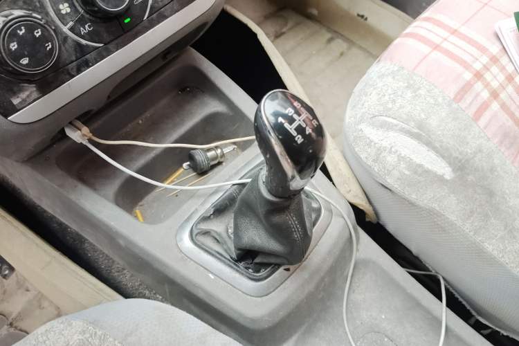 Used BAIC Weiwang M20 2014 1.5L practical type BJ415A Gear Lever