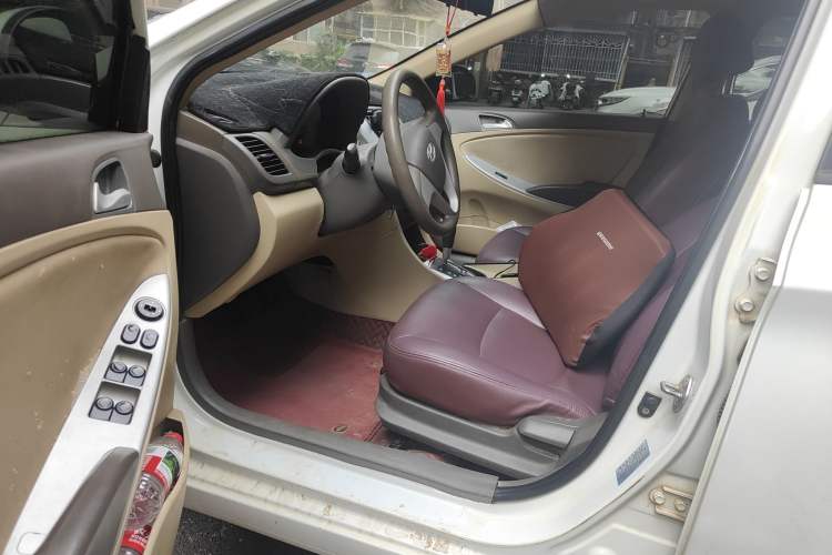 Used Hyundai Verna (older generation) 2010 Sedan 1.4L Automatic Comfort Model GS
