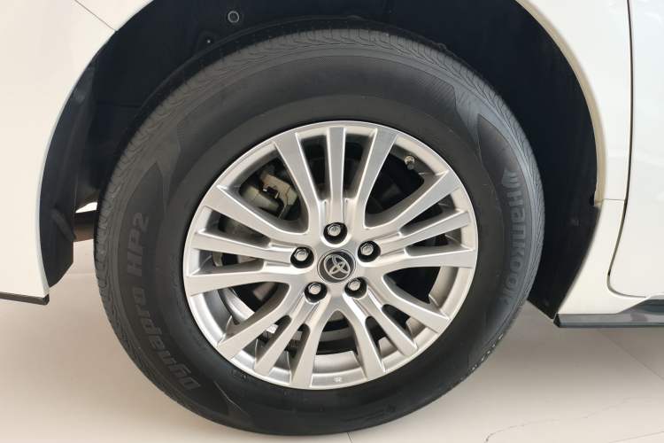 Used Toyota SIENNA 2021 2.5L Hybrid Premium Edition Right Rear Wheel Hub