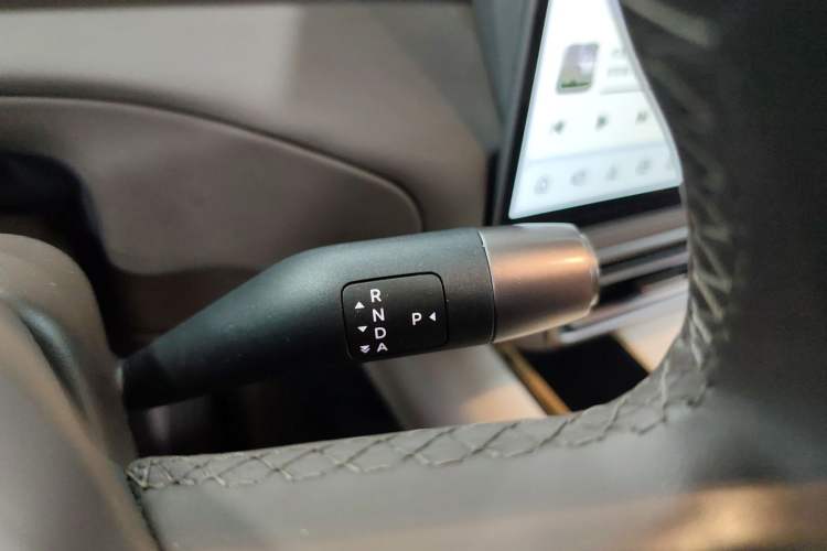 Used Li Auto MEGA 2024 Ultra Model