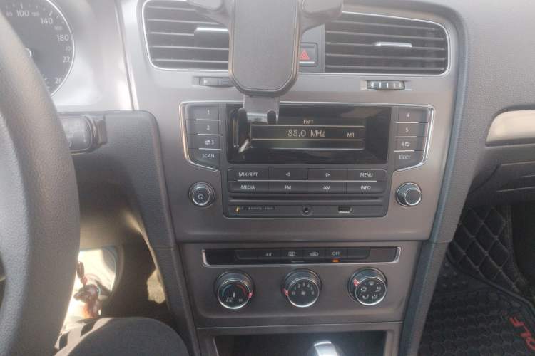 Used Volkswagen Golf 2015 1.6L Automatic Fashion Model