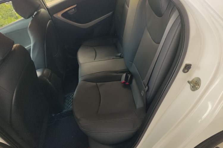 Used Hyundai Elantra (5th Generation / Langdong) 2012 1.6L Automatic Fashion Edition Left Rear Seat