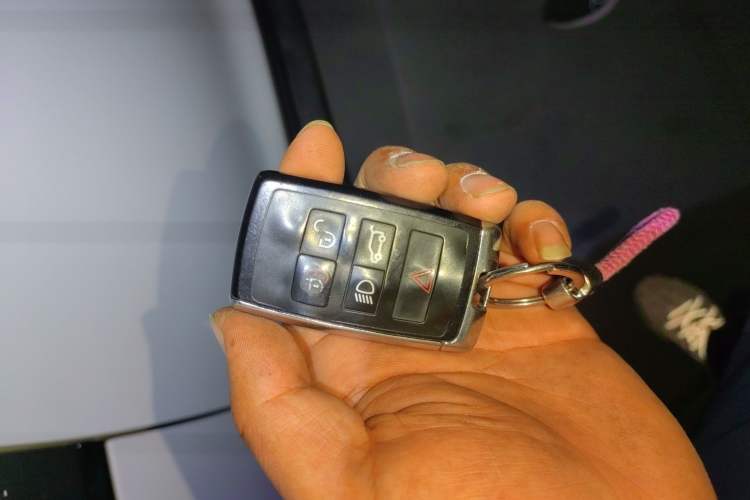 Used Land Rover Discovery 2018 3.0 SC V6 SE
