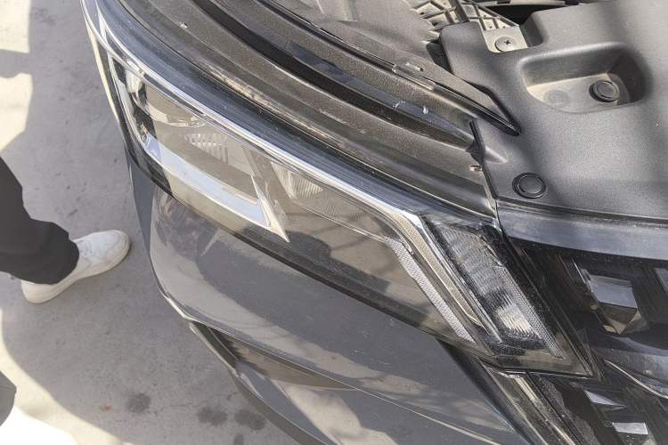 Used Wuling Asta 2021 1.5T Manual Starlight Edition Right Front Headlight