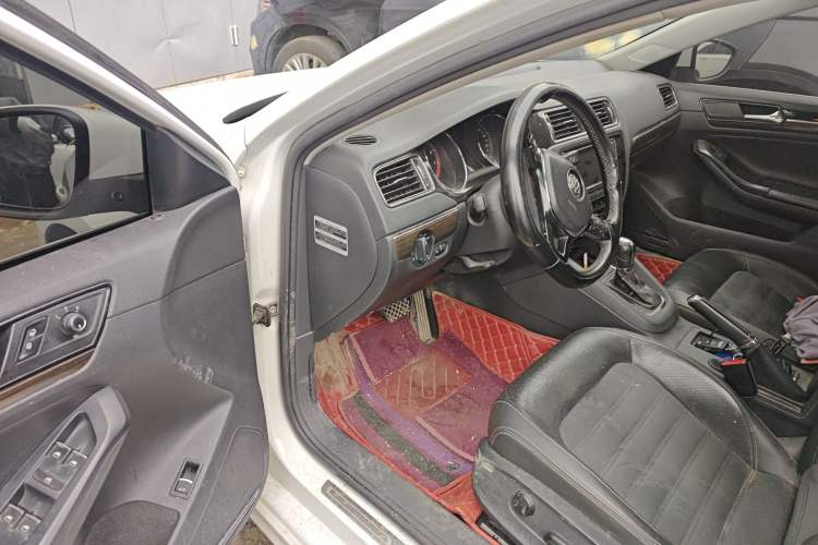 Used Volkswagen Sagitar 2016 230TSI 25th Anniversary Edition Driver Seat