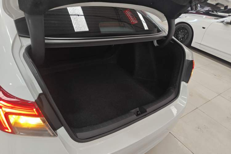 Used Honda Civic 2022 240TURBO CVT Dynamic Edition Trunk