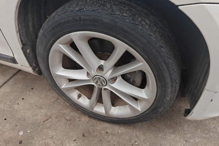 Used Volkswagen Scirocco 2011 2.0 TSI Luxury Edition Right Front Wheel Hub