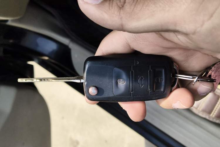 Used Soueast V3 Lingyue 2014 1.5L Manual Entry-Level Version Vehicle Key