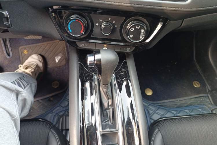 Used Honda Vezel 2020 1.5L CVT Pioneer Edition