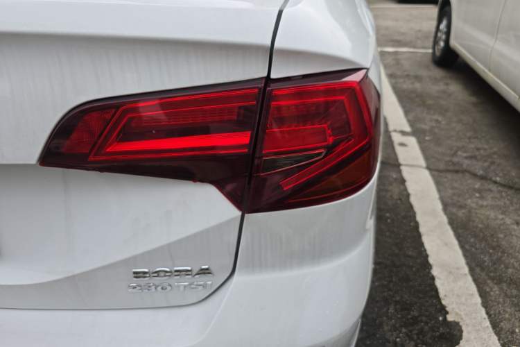 Used Volkswagen Bora 2016 230TSI DSG Luxury Version Right Rear Taillight