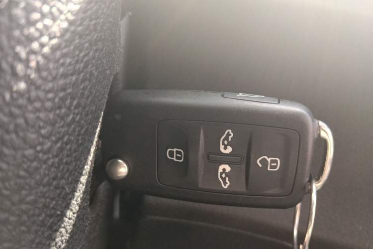 Used Volkswagen Sharan 2013 1.8TSI Comfort Model Euro IV
