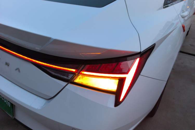 Used Hyundai Elantra 2021 1.5L CVT LUX Prestige Edition Right Rear Taillight
