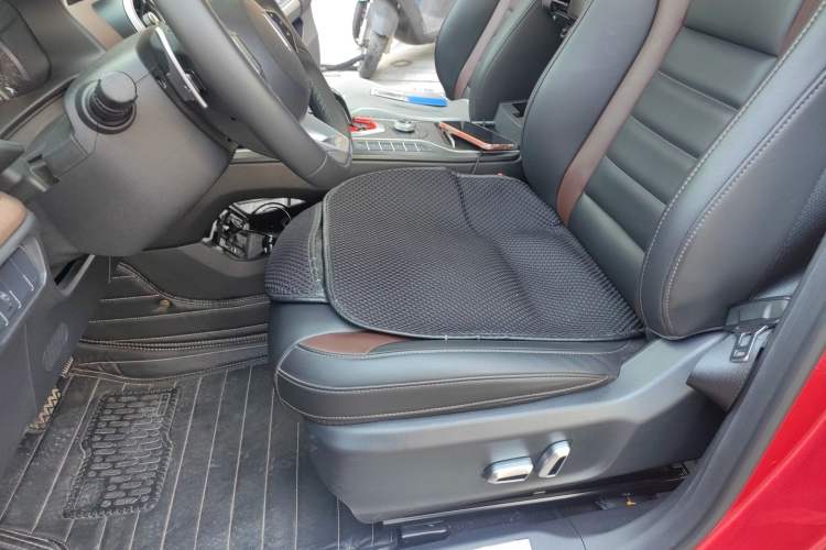 Used Wey VV5 2021 1.5T Two-Wheel Drive Color Pioneer