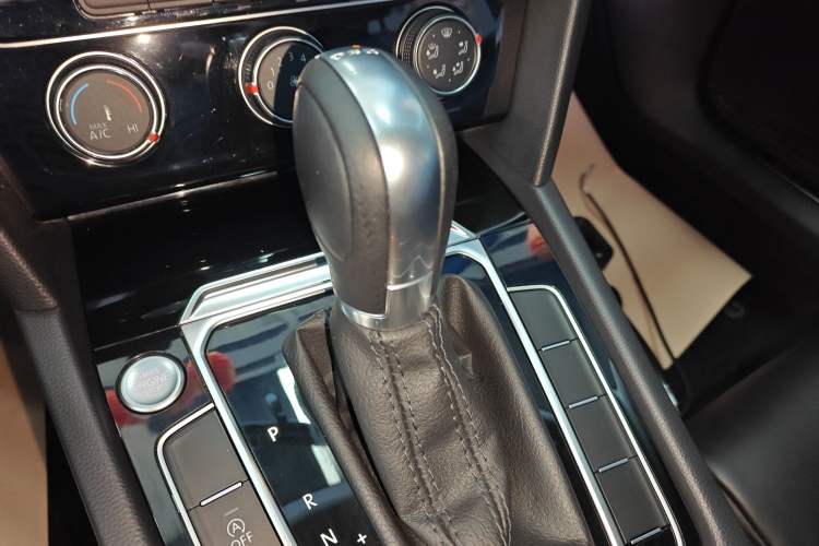 Used Volkswagen Magotan 2017 330TSI DSG Leading Model