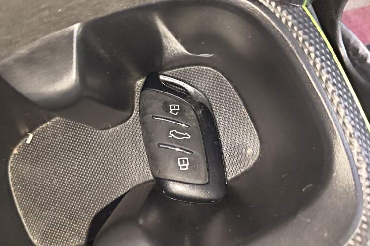 Used Roewe Clever 2021 302 km New Four-Seater Super-Efficient Version