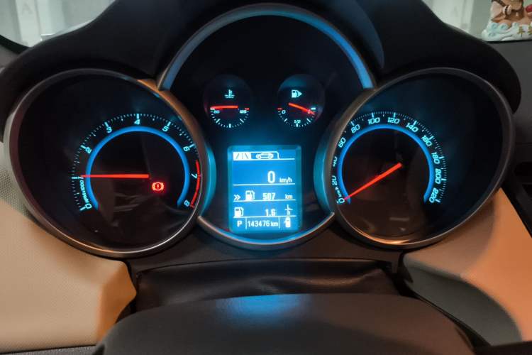 Used Chevrolet Cruze 2015 1.5L Classic SE AT Instrument Cluster