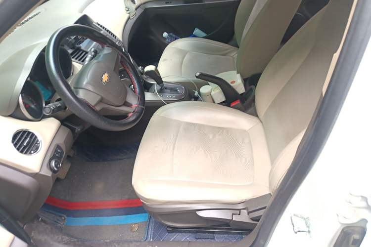 Used Chevrolet Cruze 2015 1.5L Classic SE AT Left Front Seat