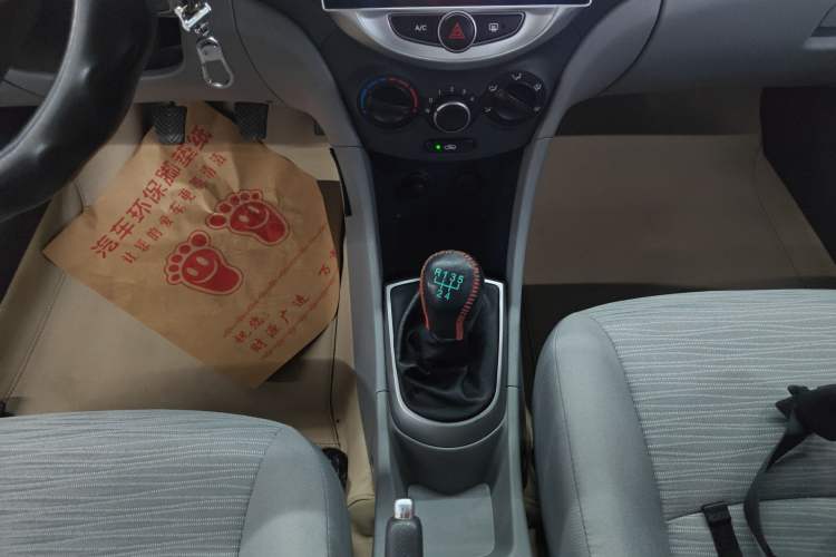 Used Hyundai Verna (older generation) 2016 1.4L Manual Smart GLS Trim