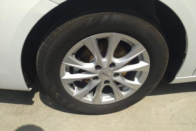 Used Roewe i5 2023 1.5L Manual Comfort Edition
