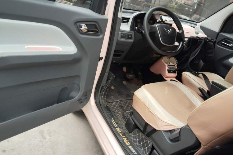 Used Wuling Hongguang MINIEV 2022 Macaron Premium Model – Lithium Ternary Battery
