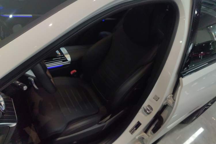 Used Mercedes-Benz C-Class 2024 Facelifted C-Class 260 L Night Edition Sports Version Left Front Seat