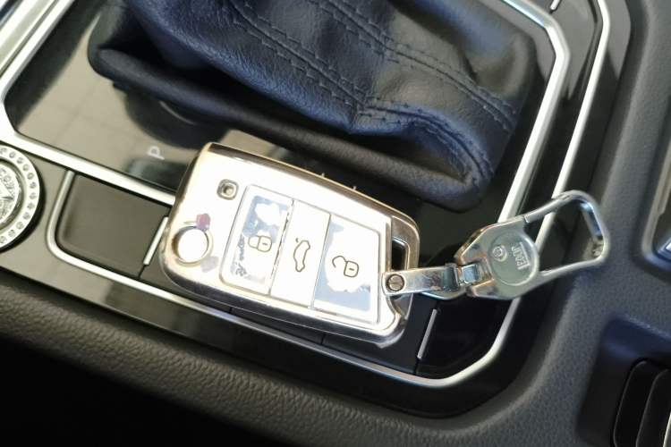 Used Volkswagen Magotan 2017 330TSI DSG Luxury Model Vehicle Key