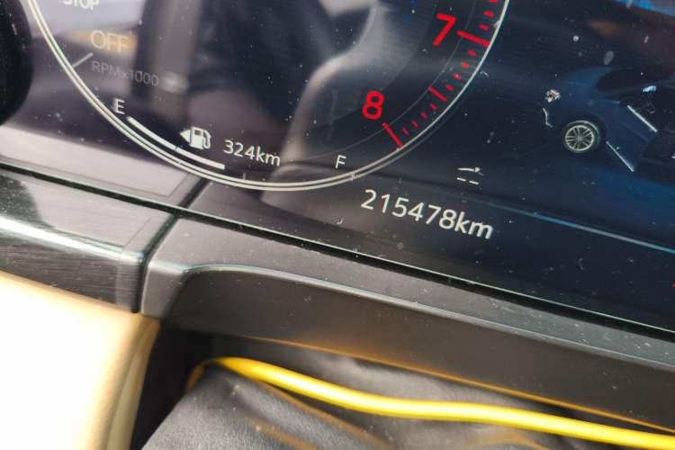 Used Buick GL8 2021 ES Land Cruiser 653T Luxury Edition Odometer Close Up